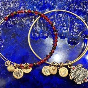ALEX AND ANI
A Gryffindor is a courageous and daring heart.
Bracelet